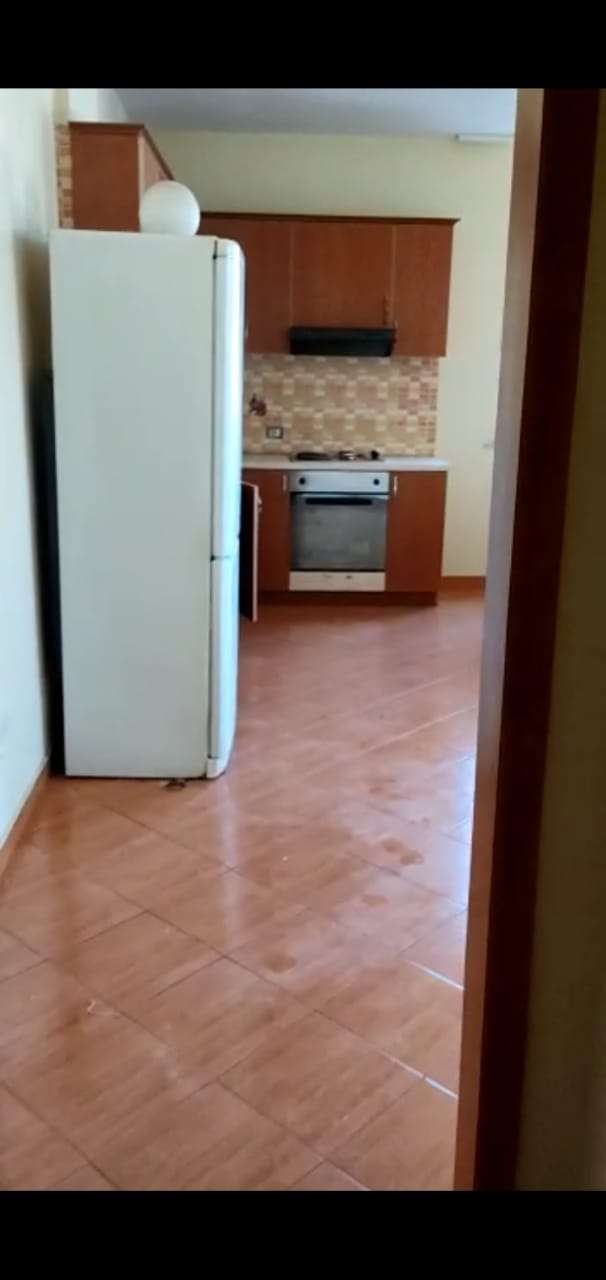 Shitet apartament 2+1, tek Tregu Elektrik Shitet apartament 2+1, tek Tregu Elektrik